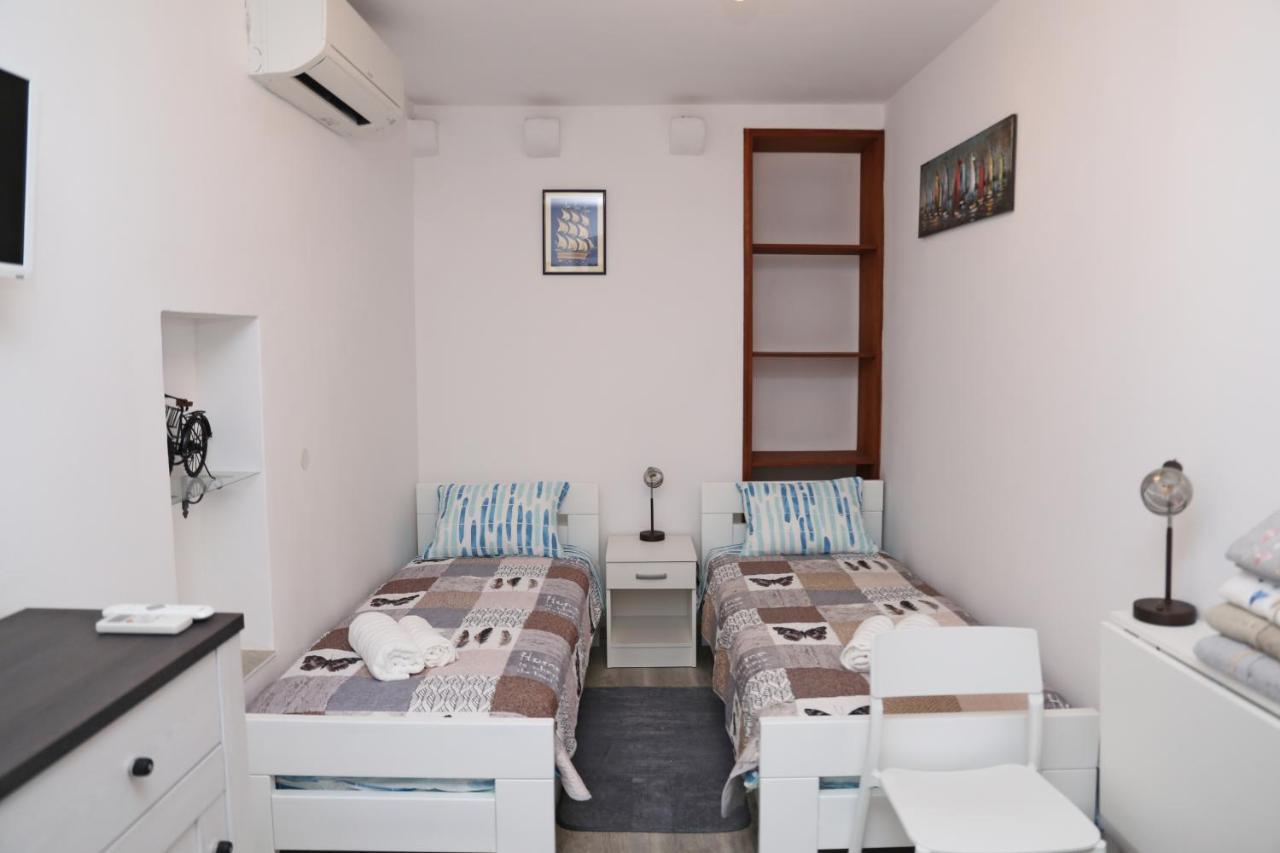 Sailboat apartment Korčula Extérieur photo