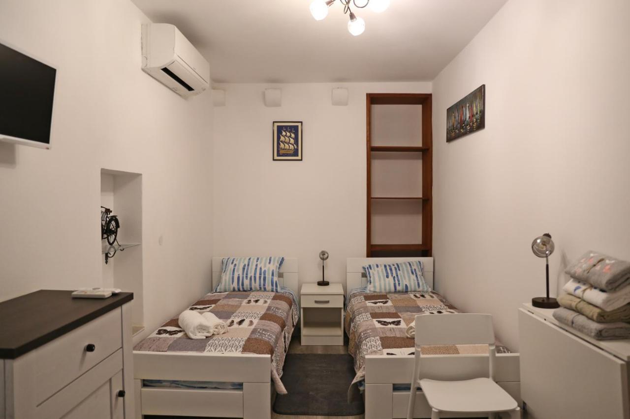 Sailboat apartment Korčula Extérieur photo